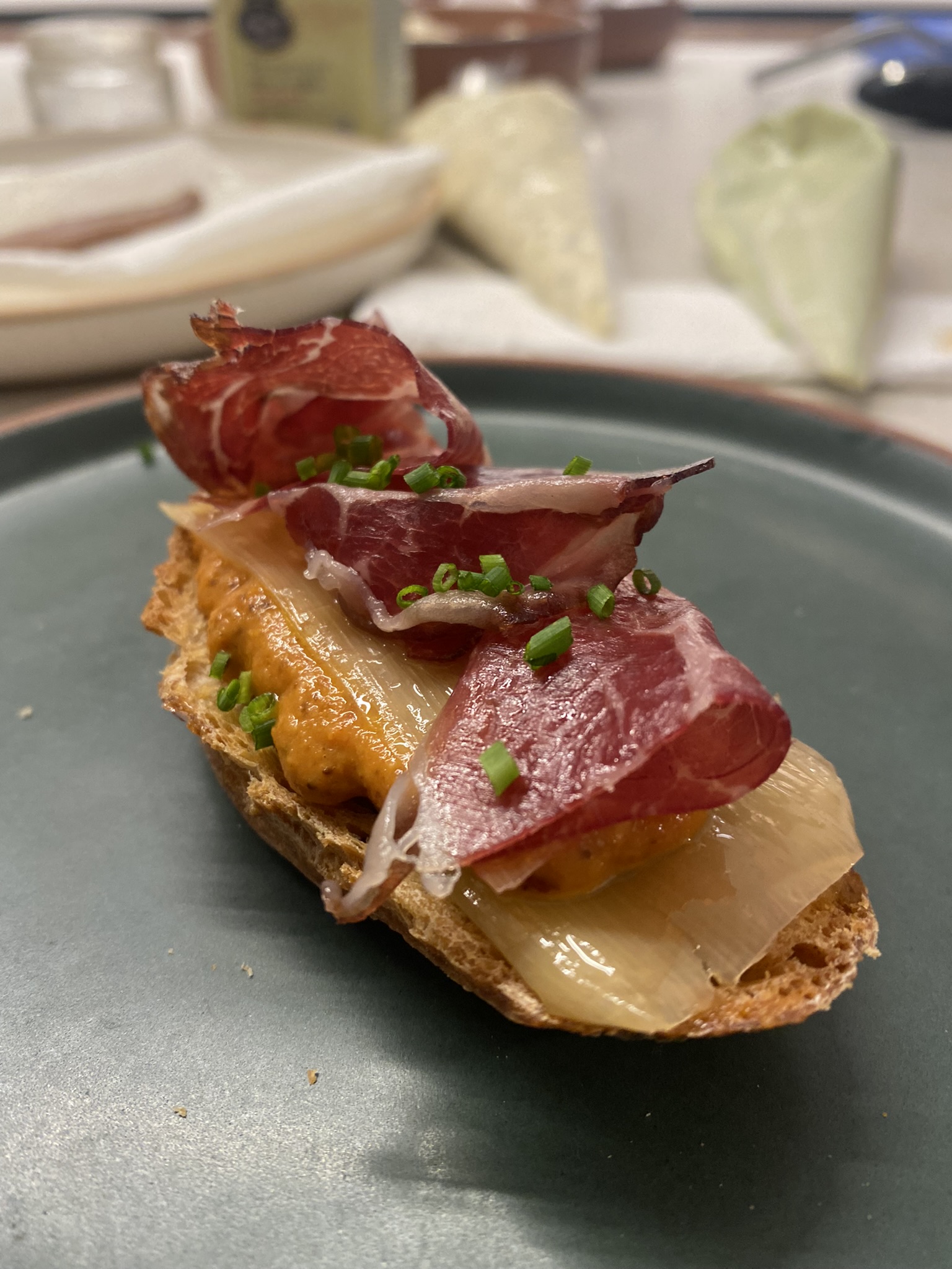 Galería I+D Tosta de cecina y puerro